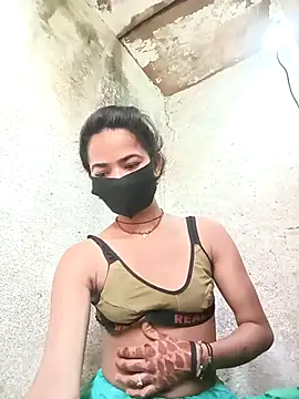 Snapshot of Sunali_Bendre chatting on March 3, 2026, 2:07 am Sunali Bendre online show from March 3, 2026, 2:07 am