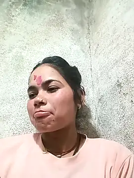 Snapshot of Sunali_Bendre chatting on March 25, 2026, 2:16 pm Sunali Bendre online show from March 25, 2026, 2:16 pm