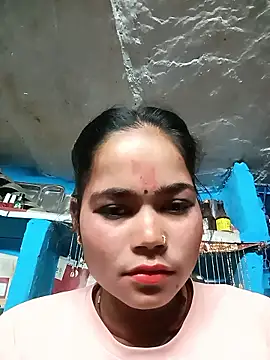 Snapshot of Sunali_Bendre chatting on March 26, 2026, 2:32 am Sunali Bendre online show from March 26, 2026, 2:32 am