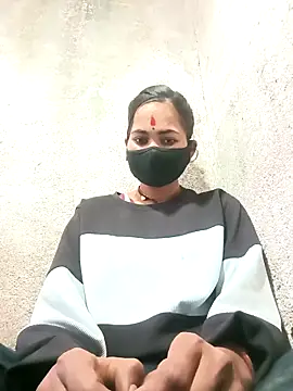 Snapshot of Sunali_Bendre chatting on March 24, 2026, 4:23 am Sunali Bendre online show from March 24, 2026, 4:23 am