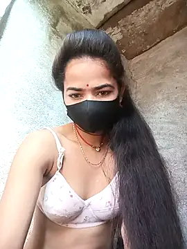 Snapshot of Sunali_Bendre chatting on March 5, 2026, 3:14 am Sunali Bendre online show from March 5, 2026, 3:14 am