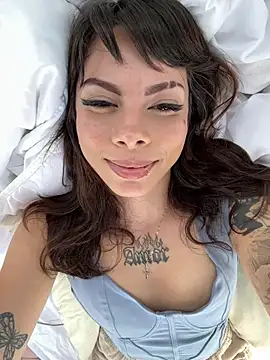 Snapshot of Isalove99 chatting on April 1, 2026, 2:14 pm Isalove99 online show from April 1, 2026, 2:14 pm