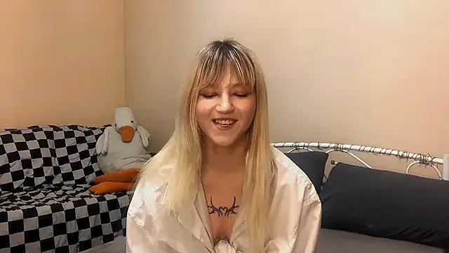 Snapshot of KathlynAbdou chatting on February 8, 2026, 7:11 pm KathlynAbdou online show from February 8, 2026, 7:11 pm