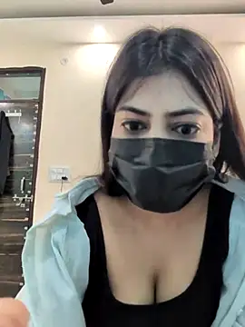 Confident chic online show from February 21, 2026, 11:34 am