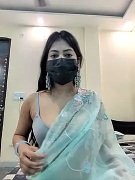 Confident chic online show from February 24, 2026, 12:06 pm