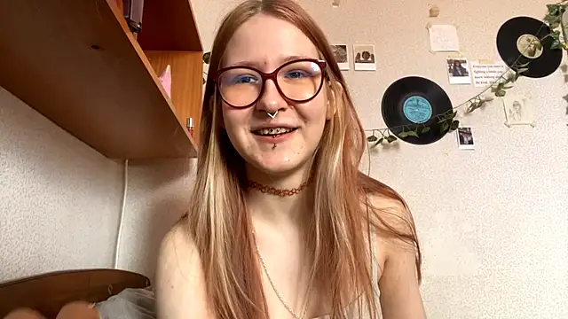 LaureenVielma online show from March 8, 2026, 7:11 am