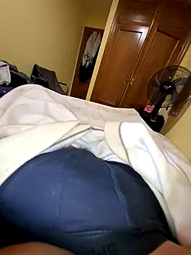 Axel1997dj online show from February 12, 2026, 9:14 pm