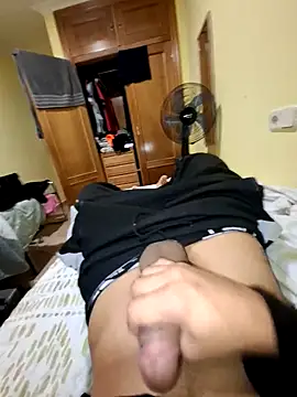 Axel1997dj online show from February 18, 2026, 6:26 pm