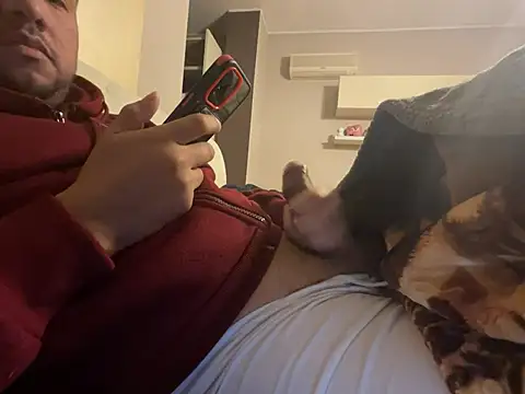 latinocalientehot online show from February 6, 2026, 9:11 pm