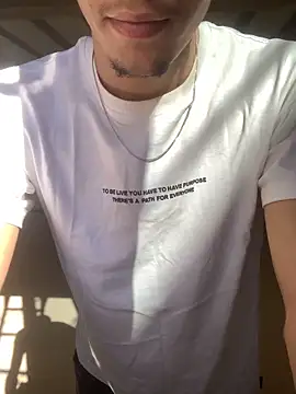 Snapshot of Spoo69 chatting on April 5, 2026, 3:40 pm Spoo69 online show from April 5, 2026, 3:40 pm