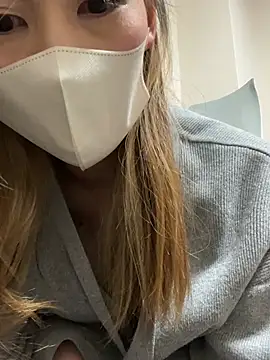 ayumi7 online show from March 6, 2026, 9:37 am