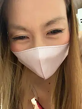 ayumi7 online show from April 10, 2026, 3:57 am