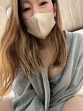 ayumi7 online show from March 18, 2026, 2:15 am