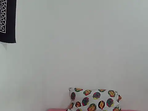 Snapshot of heart5 chatting on February 8, 2026, 1:58 am heart5 online show from February 8, 2026, 1:58 am