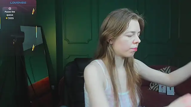  Tina Tayllor  online show from May 6, 2026, 8:35 pm