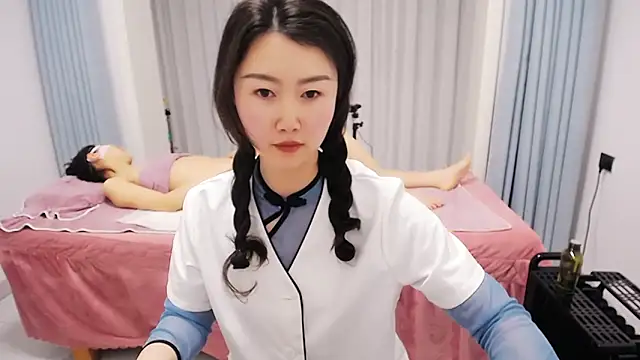 Snapshot of anne2026 chatting on April 3, 2026, 1:28 pm anne2026 online show from April 3, 2026, 1:28 pm