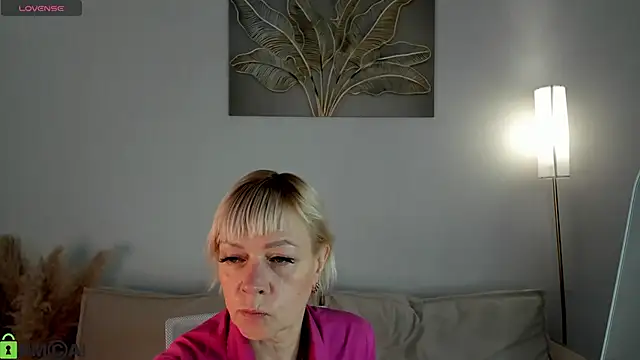 Ann Annise online show from May 17, 2026, 1:16 am
