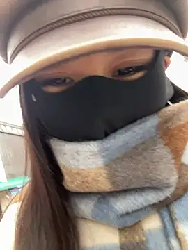 Carlin-yiyi online show from February 27, 2026, 9:42 am