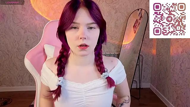 Snapshot of Julia_Anis chatting on April 12, 2026, 1:09 am Julia Anis online show from April 12, 2026, 1:09 am