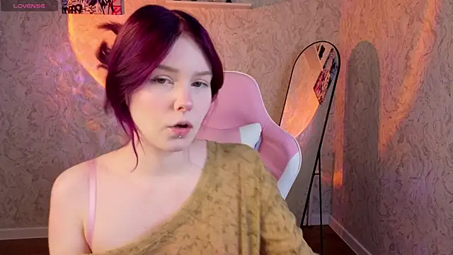 Snapshot of Julia_Anis chatting on April 10, 2026, 1:01 am Julia Anis online show from April 10, 2026, 1:01 am