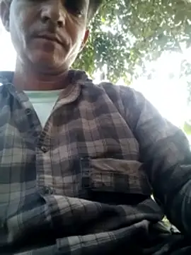 Snapshot of Lucky_couple-1 chatting on February 22, 2026, 6:05 am Lucky couple-1 online show from February 22, 2026, 6:05 am