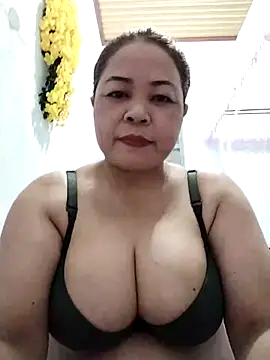 Baby-bigtits2026 online show from May 4, 2026, 10:29 am
