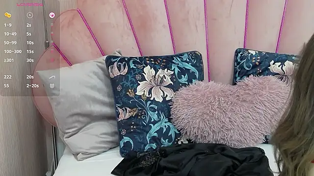 Snapshot of Sophie_Voss chatting on March 23, 2026, 7:41 am Sophie Voss online show from March 23, 2026, 7:41 am