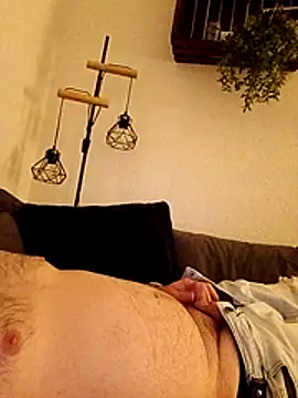 Snapshot of Schaschi_90 chatting on May 6, 2026, 6:56 pm Schaschi 90 online show from May 6, 2026, 6:56 pm