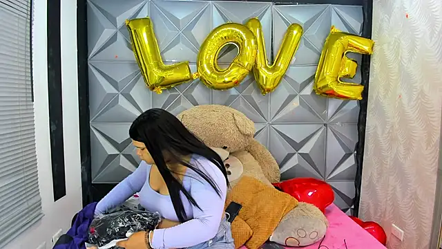 DannaAndSofi1 online show from February 14, 2026, 10:37 am