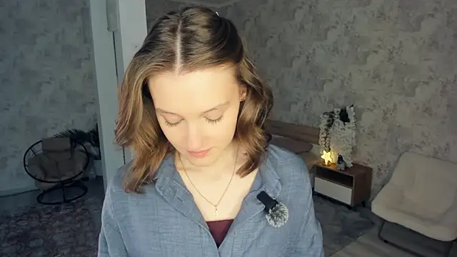 LianneBynon online show from February 6, 2026, 8:21 am