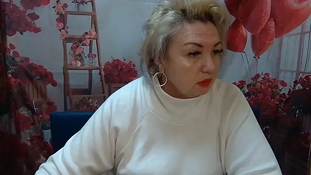 Snapshot of RenataDaster chatting on April 27, 2026, 4:54 am RenataDaster online show from April 27, 2026, 4:54 am