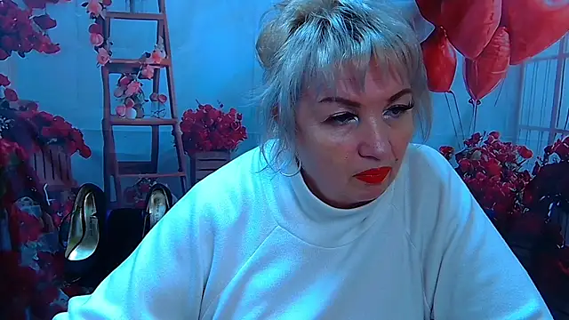 Snapshot of RenataDaster chatting on April 28, 2026, 5:01 am RenataDaster online show from April 28, 2026, 5:01 am