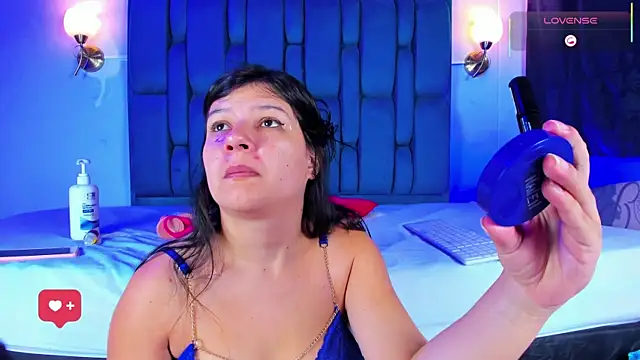 Snapshot of Bria_James chatting on March 26, 2026, 12:47 pm Bria James online show from March 26, 2026, 12:47 pm