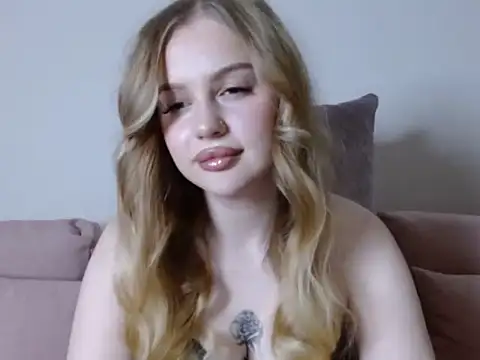 AmandaFlirty online show from February 2, 2026, 7:13 pm