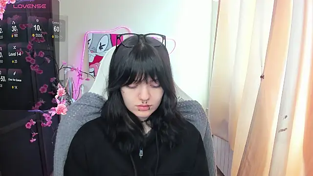 Snapshot of Emma_Darkkk chatting on February 25, 2026, 4:12 am Emma Darkkk online show from February 25, 2026, 4:12 am