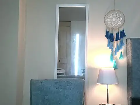 NatalyGuzman26 online show from April 28, 2026, 9:35 am