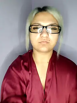 Snapshot of LollaHeart chatting on February 9, 2026, 9:57 pm LollaHeart online show from February 9, 2026, 9:57 pm