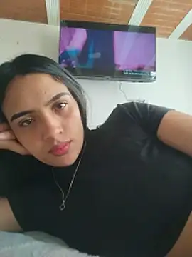 cynliu online show from May 17, 2026, 7:36 pm