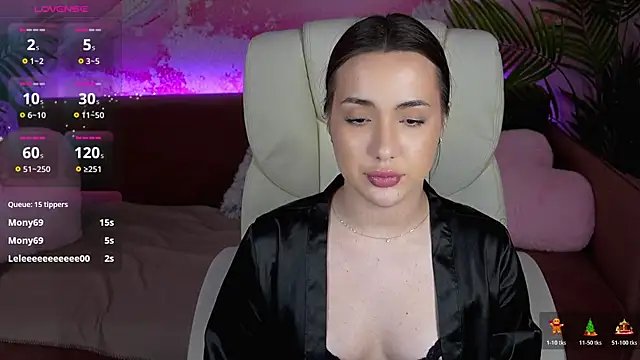 Snapshot of OliviaMoore_ chatting on March 4, 2026, 6:59 pm OliviaMoore online show from March 4, 2026, 6:59 pm