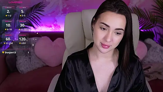 Snapshot of OliviaMoore_ chatting on March 11, 2026, 2:27 am OliviaMoore online show from March 11, 2026, 2:27 am