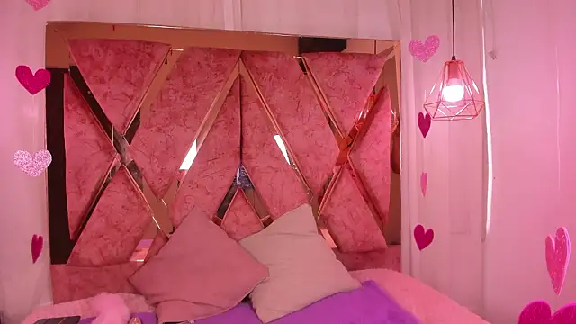 shantal cooper  online show from February 14, 2026, 7:36 pm