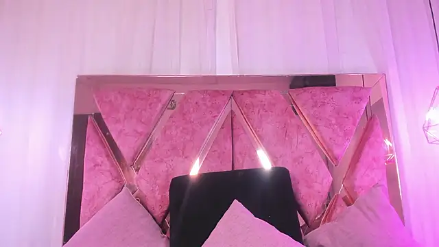 shantal cooper  online show from March 21, 2026, 7:07 pm