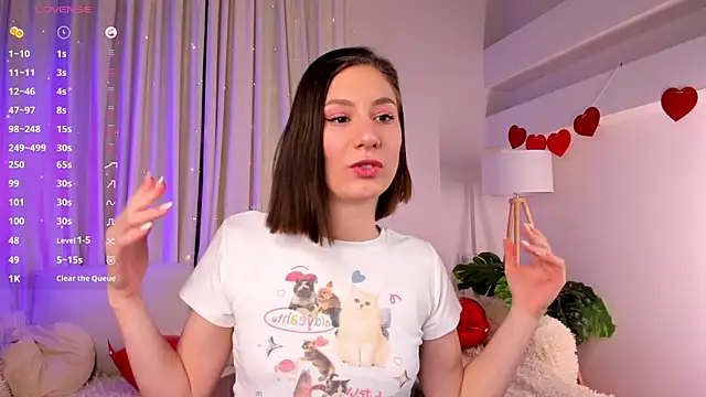 Snapshot of LolaBennett chatting on February 10, 2026, 3:33 pm LolaBennett online show from February 10, 2026, 3:33 pm