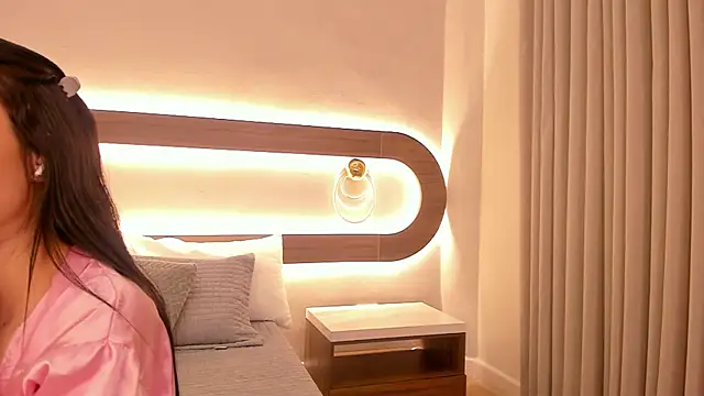 Snapshot of Violeta_sum chatting on April 8, 2026, 12:06 pm Violeta sum online show from April 8, 2026, 12:06 pm