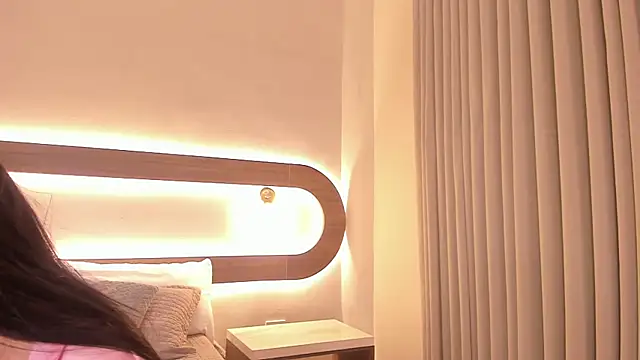 Snapshot of Violeta_sum chatting on April 14, 2026, 12:43 pm Violeta sum online show from April 14, 2026, 12:43 pm