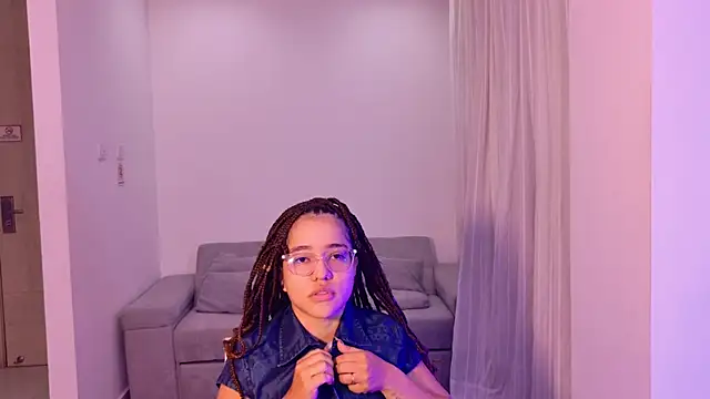 AntonellaBons online show from April 28, 2026, 3:22 am