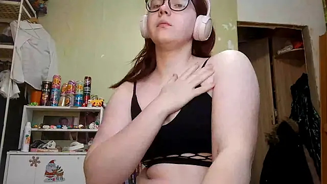 Snapshot of VannessaDillenbeck chatting on February 12, 2026, 12:27 pm VannessaDillenbeck online show from February 12, 2026, 12:27 pm