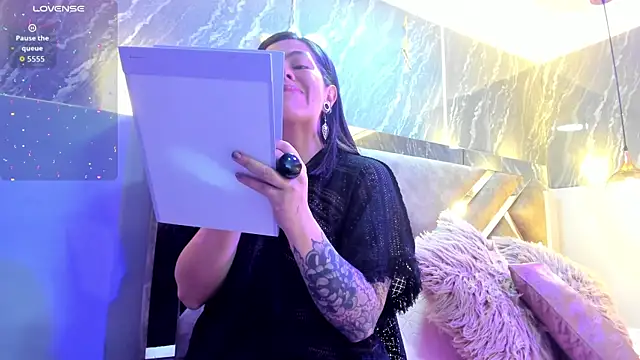 Snapshot of Roma_Nof chatting on February 9, 2026, 11:41 am Roma Nof online show from February 9, 2026, 11:41 am