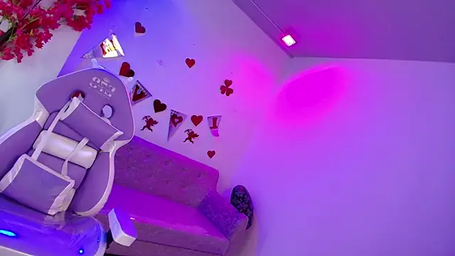 Maddie T18 online show from February 21, 2026, 11:45 am