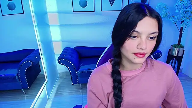 Snapshot of Maddie_T18 chatting on May 6, 2026, 11:25 am Maddie T18 online show from May 6, 2026, 11:25 am